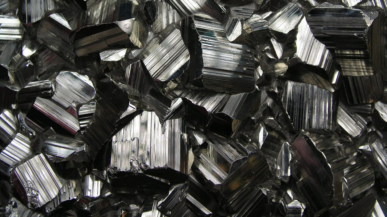 black tourmaline crystals stone schorl metaphysical healing properties & meaning