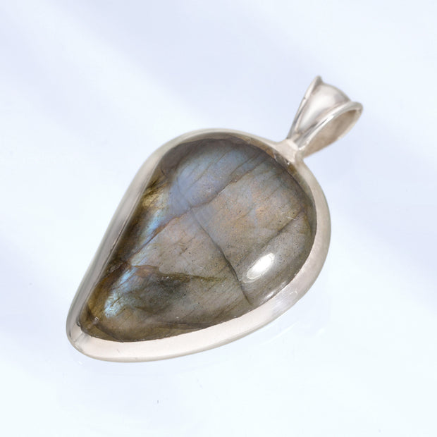 Labradorite Gemstone Pendant