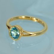 Custom Faceted Aquamarine 18 kt Gold Gemstone Ring