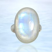 Beautiful Moonstone Silver Ring Size 7 1/2